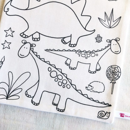 Détail feuille en tissu lavable à colorier motifs dinosaures Design An'imato