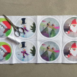 Kit couture boule de noël pour fabriquer 4 ou 8 boules de Noël en tissu avec le tissu imaginé par Anne Da Cunha-Guillegault en exclusivité pour la marque An'imato