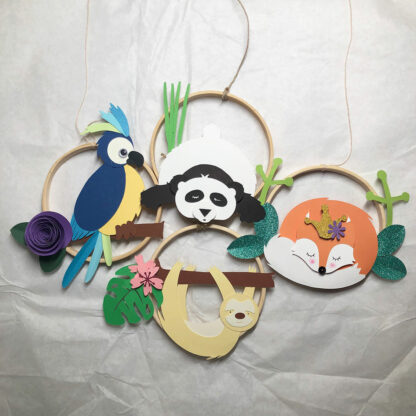 Cercles avec animaux en papiers découpés panda, paresseux, renard et perroquet Design An'imato