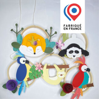 5 cercle en bois avec des animaux en papiers découpés renard perroquets panda paresseux kits imaginés par Anne Da Cunha-Guillegault pour An'imato