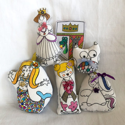 Porte-clés/accroche-porte en tissu à coudre princesse, sirène, kokeshi, hibou, licorne Design An'imato