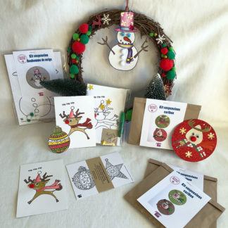 Différents kits déco de Noël sur le site An'imato suspension caribou, bonhomme de neige, carte à décorer