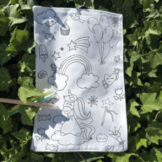feuille en tissu à colorier lavable réutilisable motif licorne Design Anne Da Cunha-Guillegault en exclusivité pour la marque An'imato Fabriqué en France motifs exclusifs