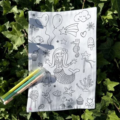 feuille en tissu à colorier lavable réutilisable motifs sirène Design Anne Da Cunha-Guillegault en exclusivité pour la marque An'imato Fabriqué en France motifs exclusifs