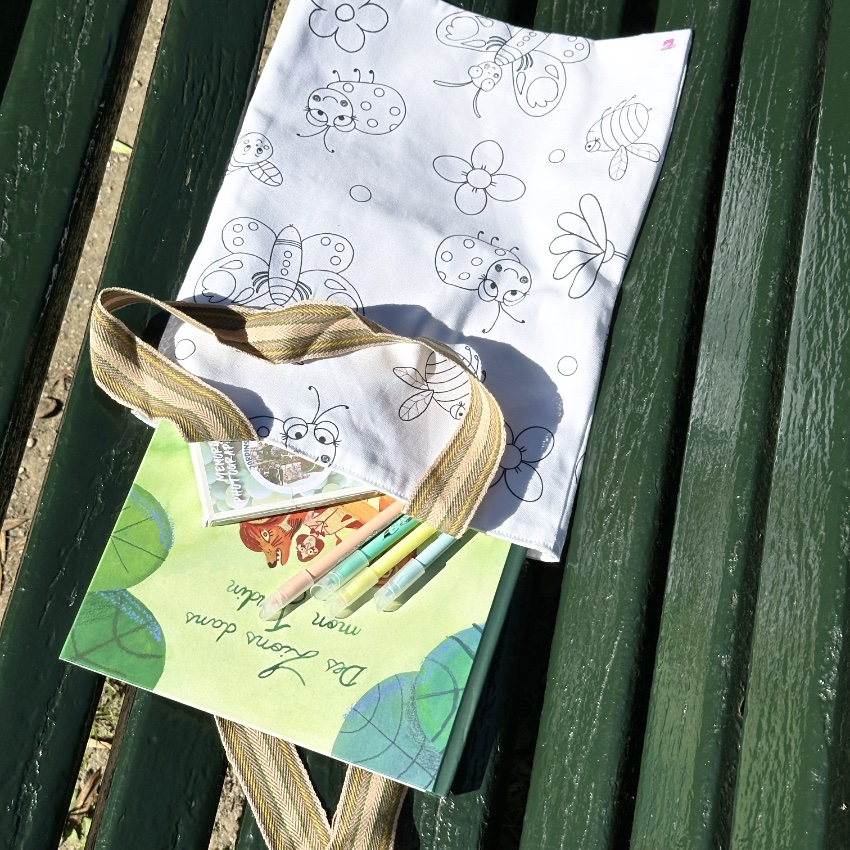 tote-bag en tissu à colorier pour enfants - motifs bee bug et butterfly abeille coccinelle et papillons - rangement pour le livre de bibliothèque et les activité créatives - Motifs imaginés par Anne Da Cunha-Guillegault en exclusivité pour la marque An'imato